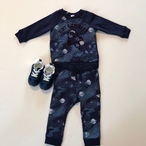 TINY EXPLORER SWEATSUIT